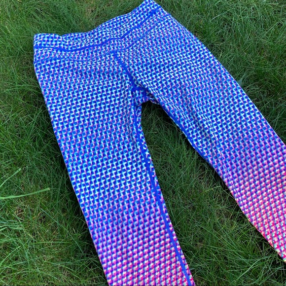 Athleta Vivid Sonar Capri Crop Leggings Medium - Picture 13 of 16